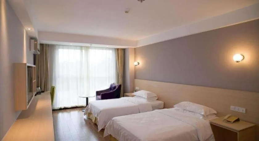 Bed in Grand Nest Hotel (Tang Jia Wan Beach)