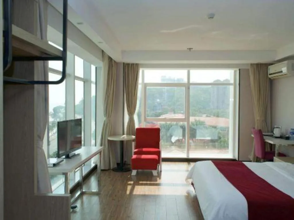Bed in Grand Nest Hotel (Tang Jia Wan Beach)