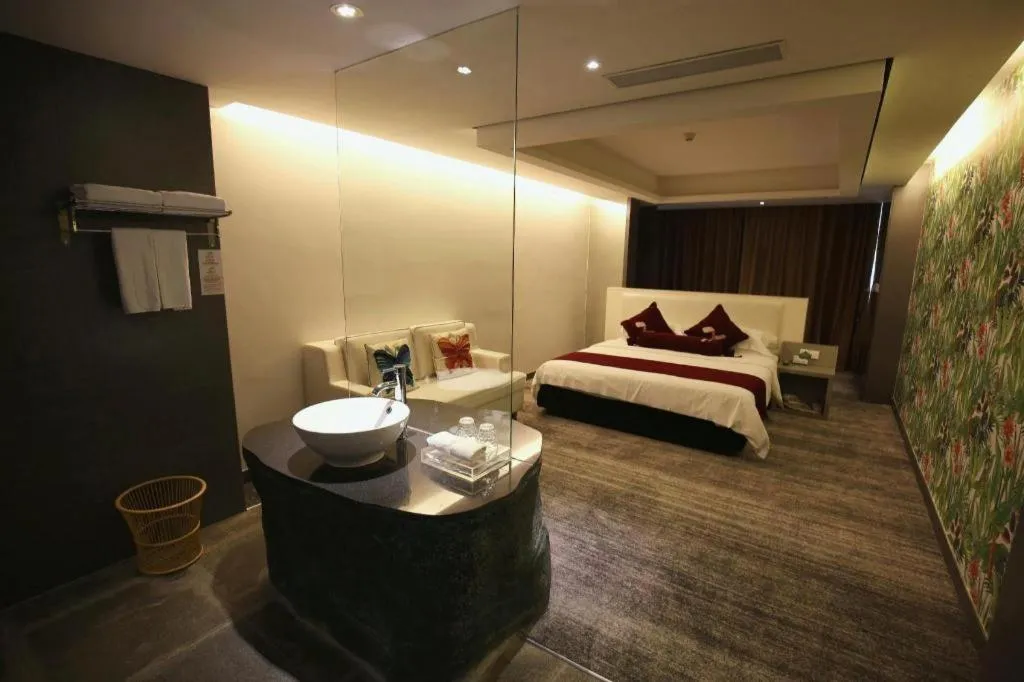 Bed in Grand Nest Hotel (Tang Jia Wan Beach)