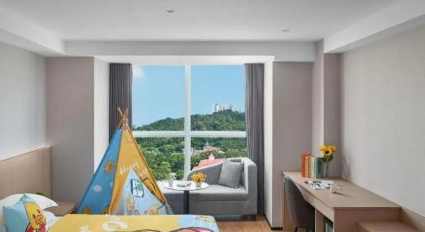 Bed in Grand Nest Hotel (Tang Jia Wan Beach)