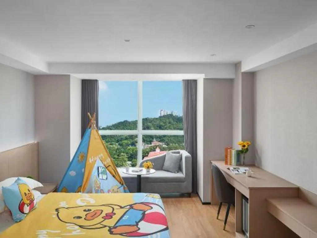 Bed in Grand Nest Hotel (Tang Jia Wan Beach)