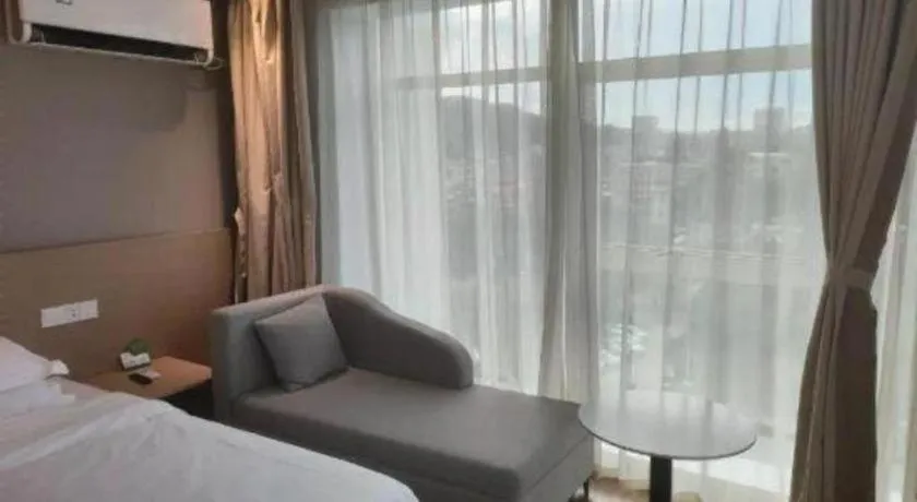 Bed in Grand Nest Hotel (Tang Jia Wan Beach)