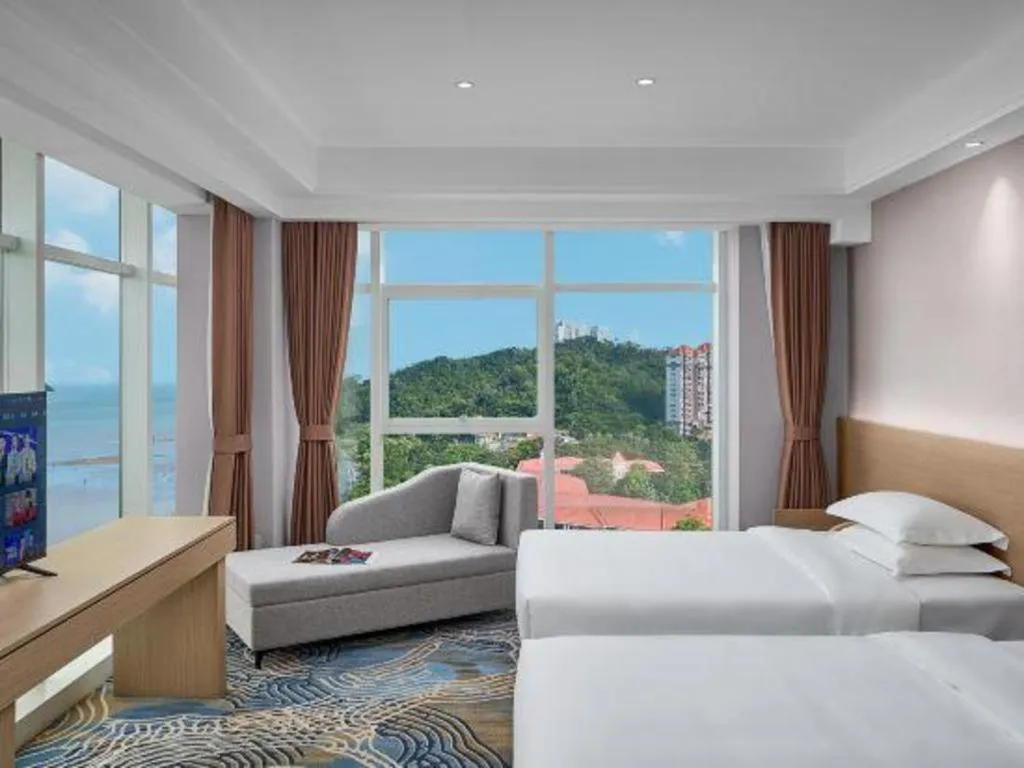 Bed in Grand Nest Hotel (Tang Jia Wan Beach)