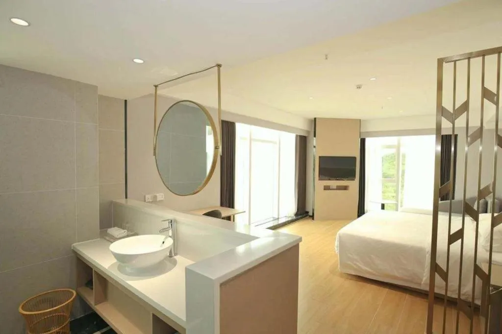 Bed in Grand Nest Hotel (Tang Jia Wan Beach)