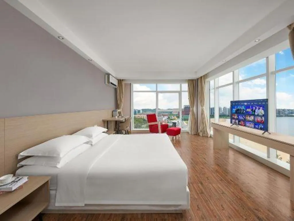 Bed in Grand Nest Hotel (Tang Jia Wan Beach)