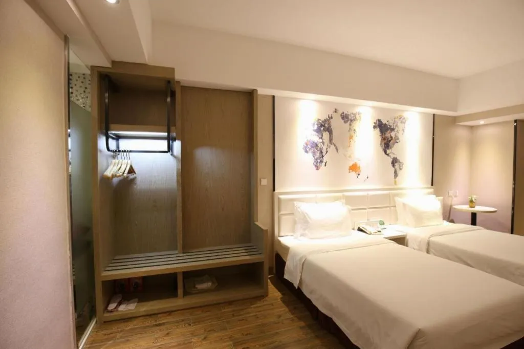 Bed in Grand Nest Hotel (Tang Jia Wan Beach)
