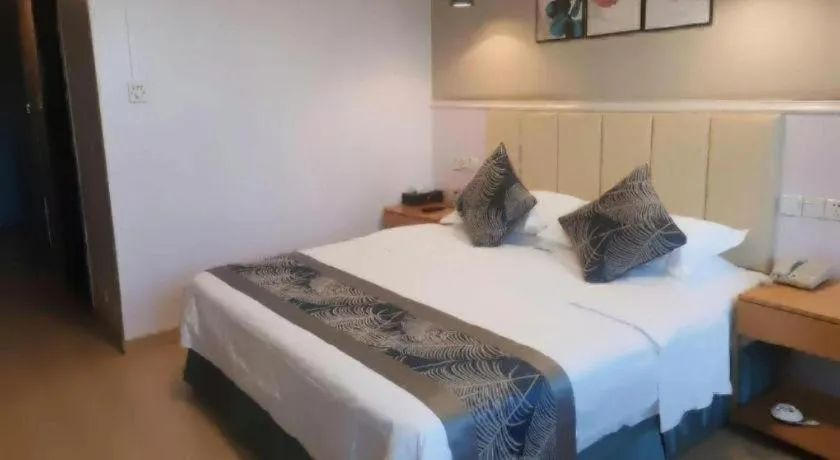 Bed in Chongqing Tianyou Hotel