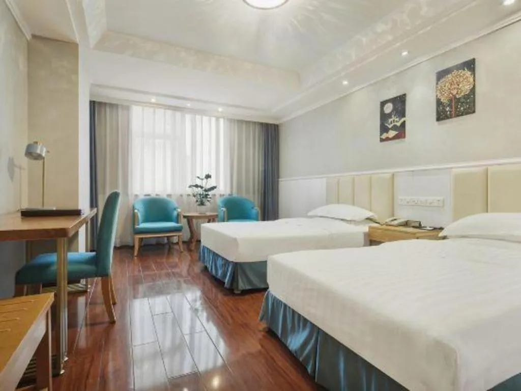 Bed in Chongqing Tianyou Hotel