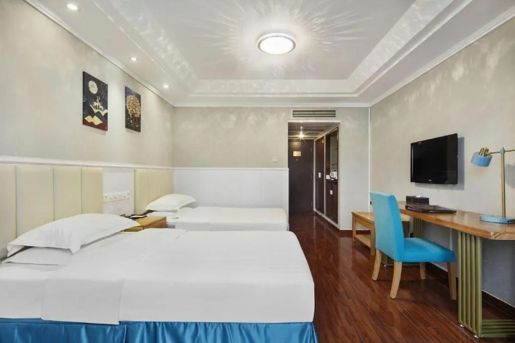 Bed in Chongqing Tianyou Hotel