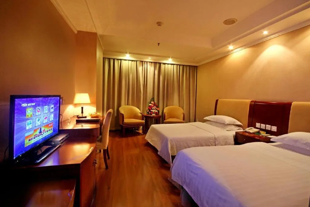 Bed in Chongqing Tianyou Hotel