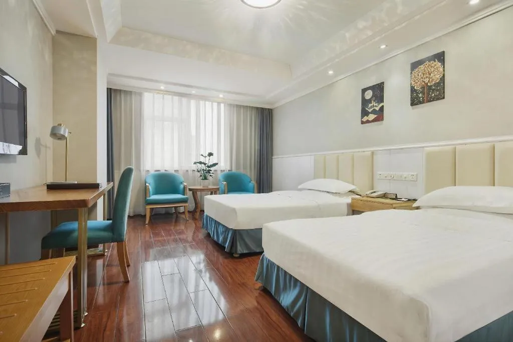 Bed in Chongqing Tianyou Hotel