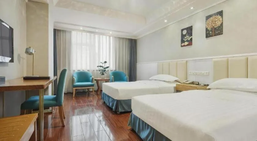 Bed in Chongqing Tianyou Hotel