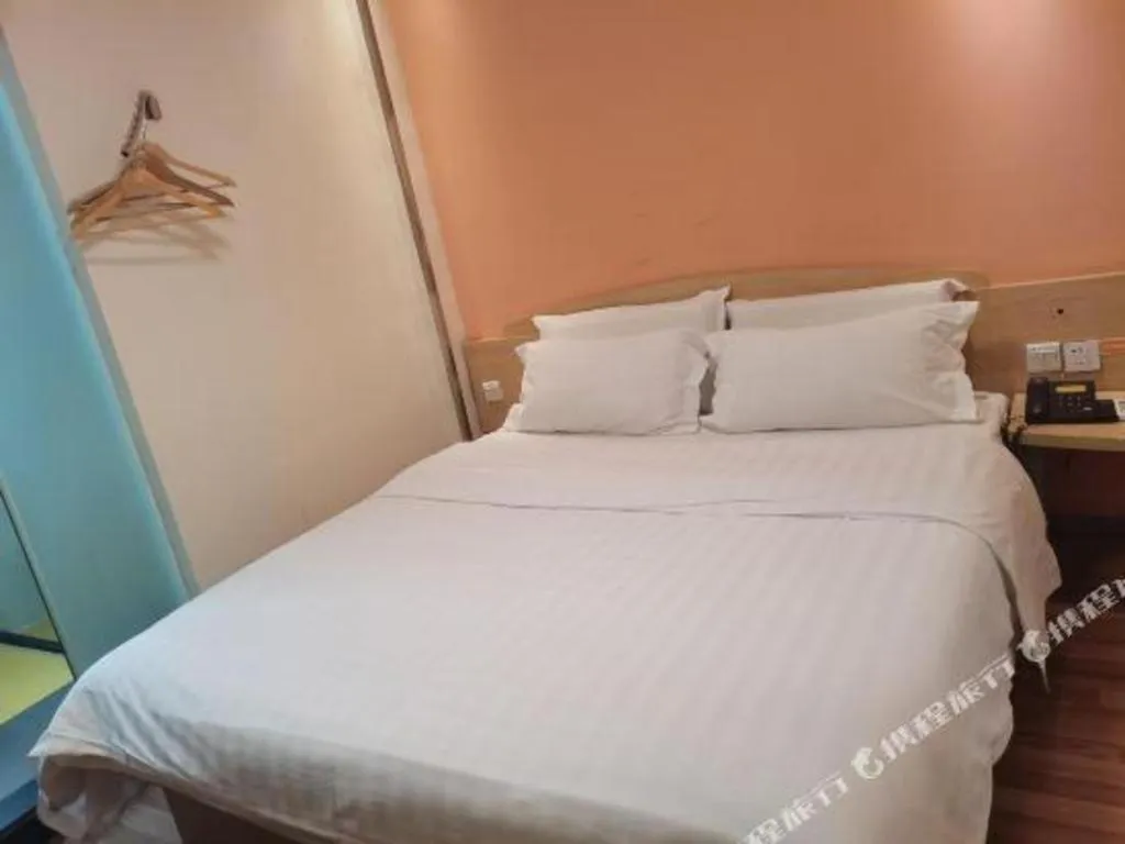 Bed in 7 Days Inn Chongqing Nanping Wanda Plaza Exhibition Center
