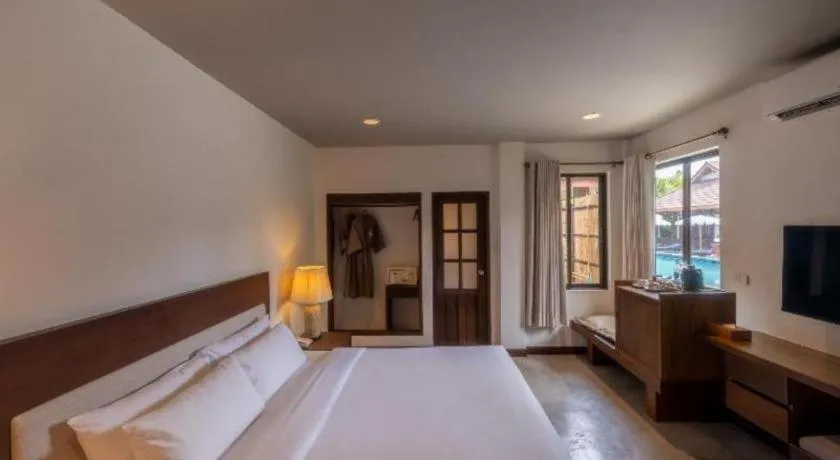 Bed in Rose Bay Resort