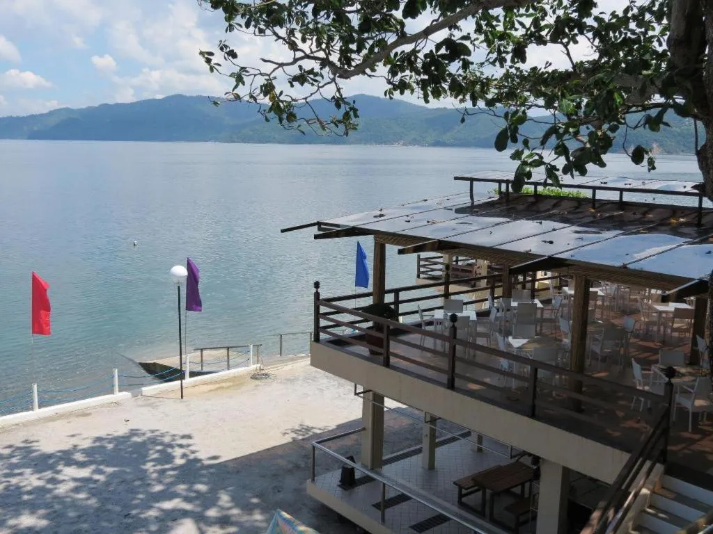 Anilao Awari Bay Resort