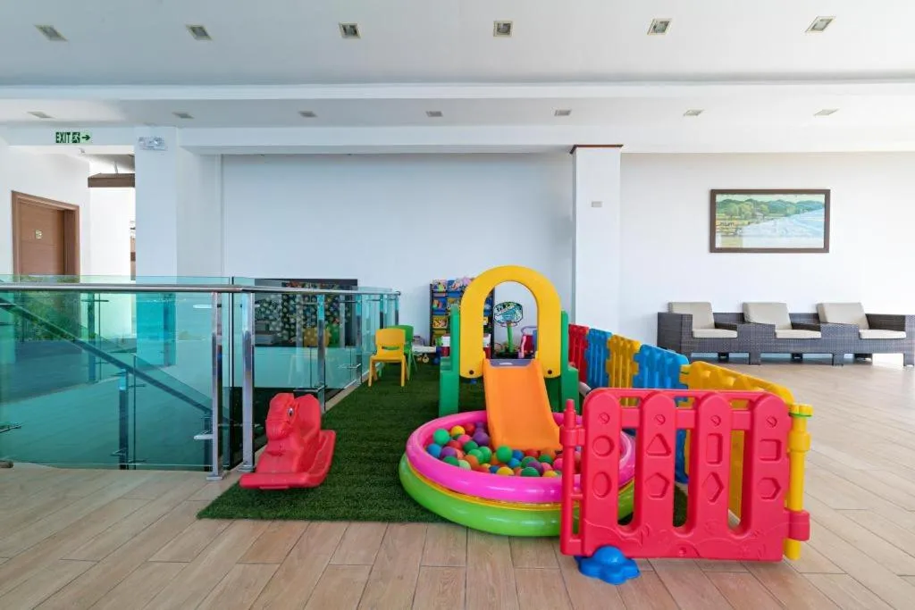 Anilao Awari Bay Resort