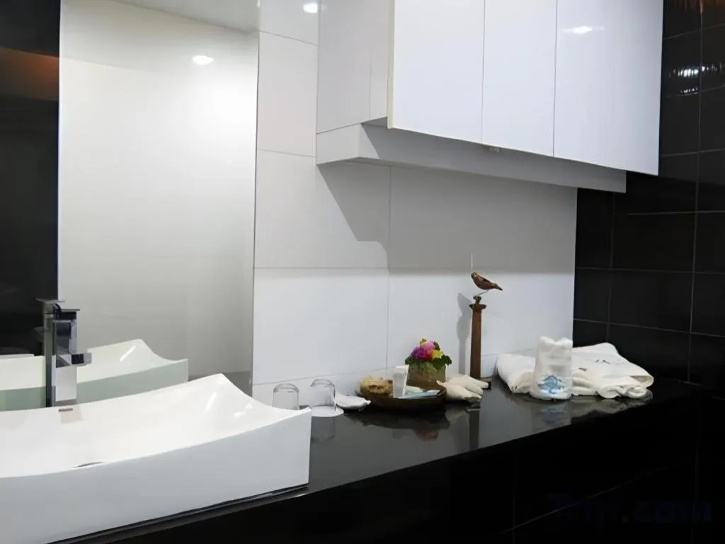 Anilao Awari Bay Resort