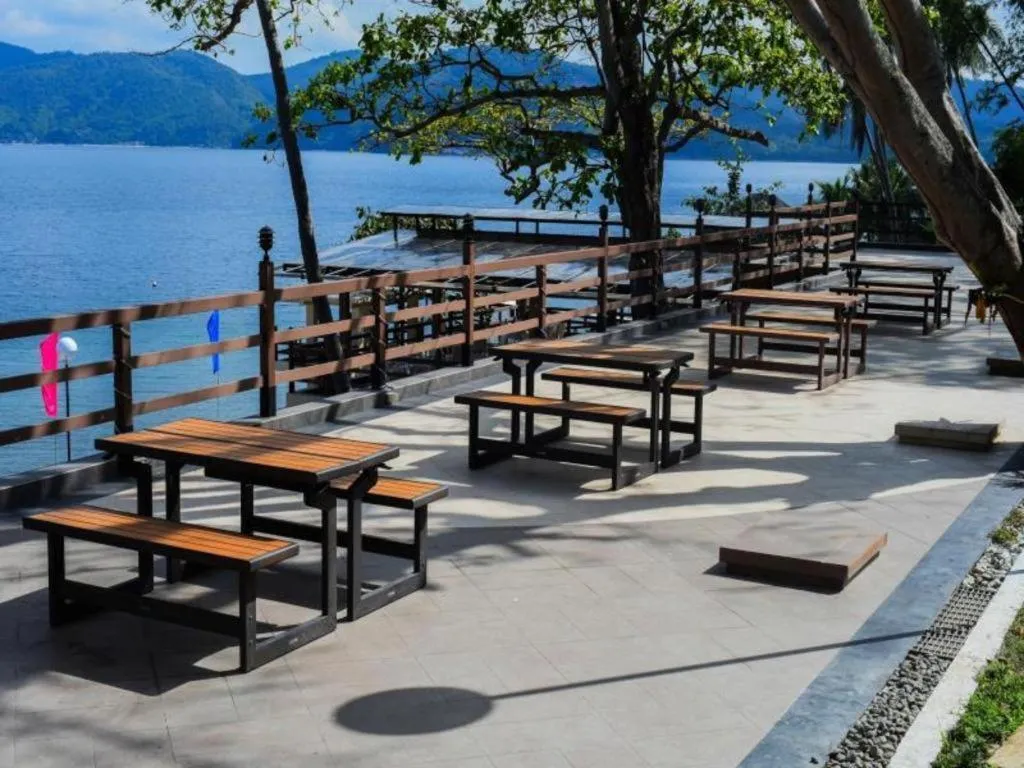 Anilao Awari Bay Resort