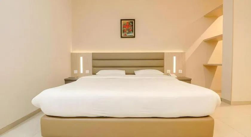 Bed in Lovina Inn Hotel Batam