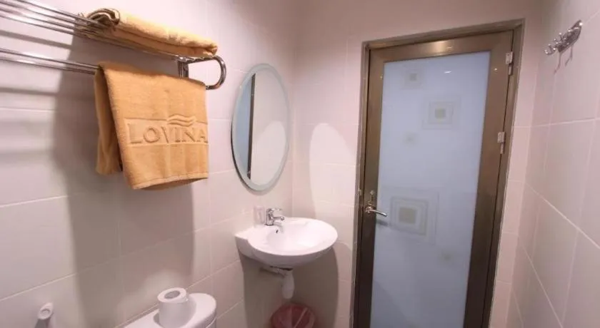 Lovina Inn Hotel Batam