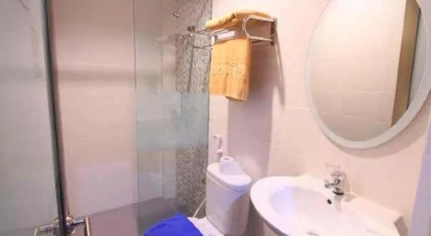 Lovina Inn Hotel Batam