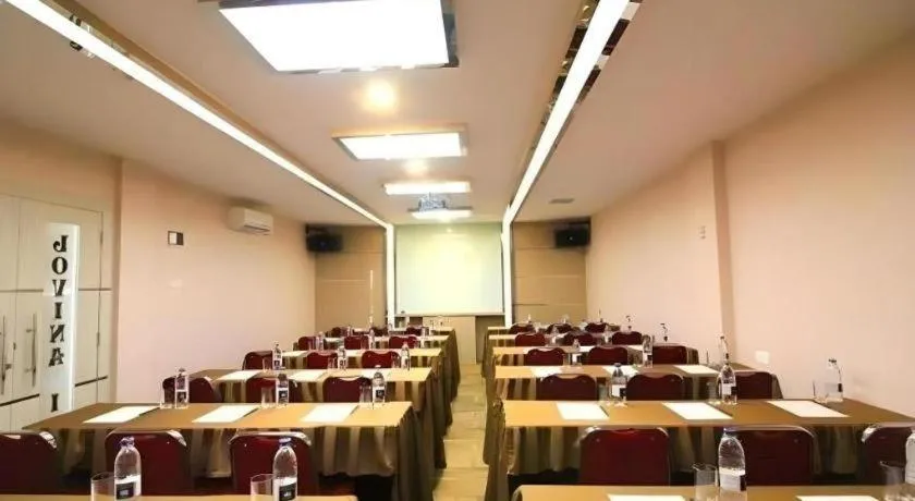 Lovina Inn Hotel Batam