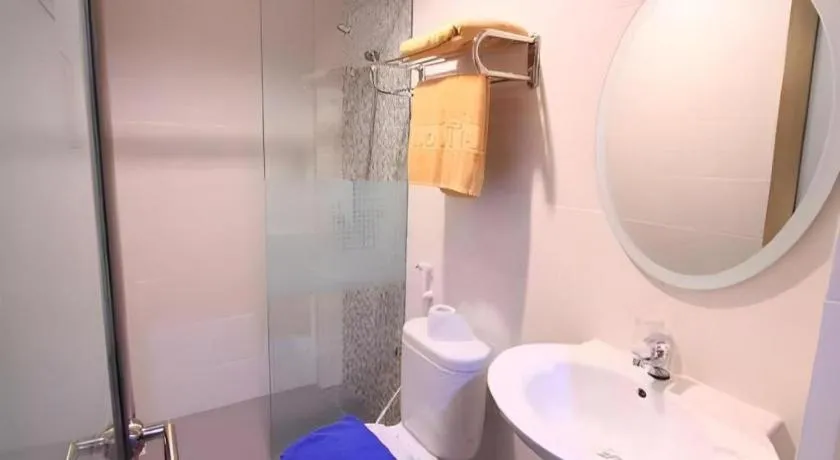 Lovina Inn Hotel Batam