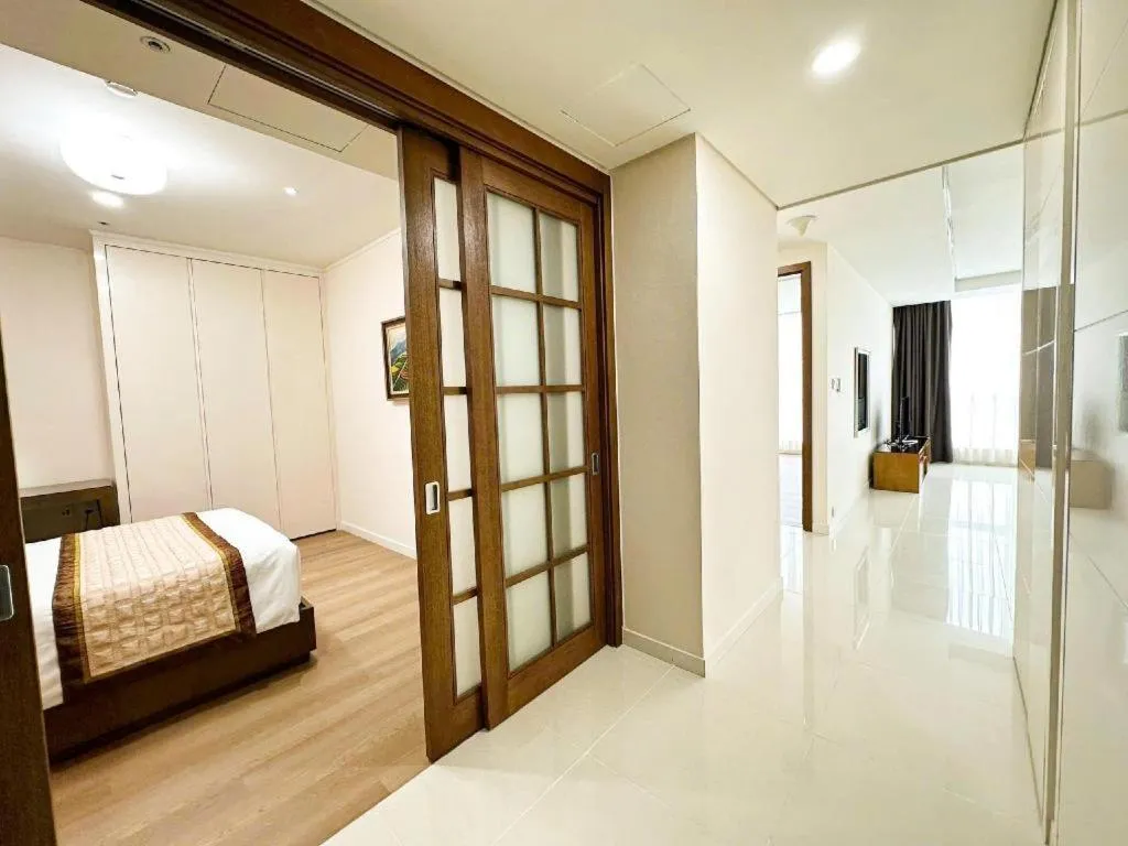 Bed in Calidas Landmark72 Royal Residence Hanoi