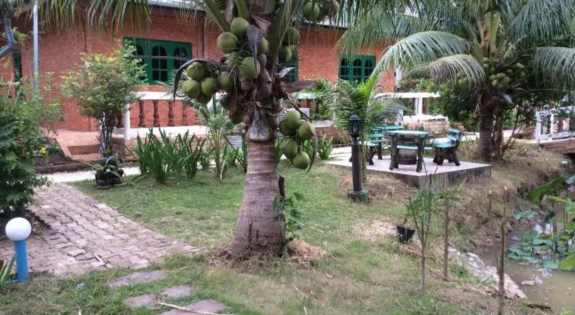 Himawari Restaurant and Cottage