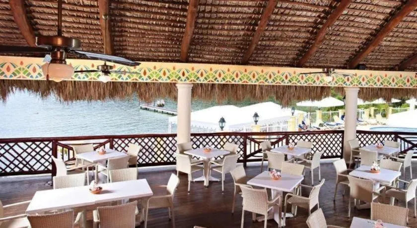 Bahia Principe Grand Cayacoa