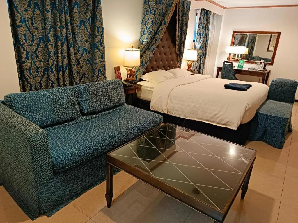 Bed in Subic Bay Venezia