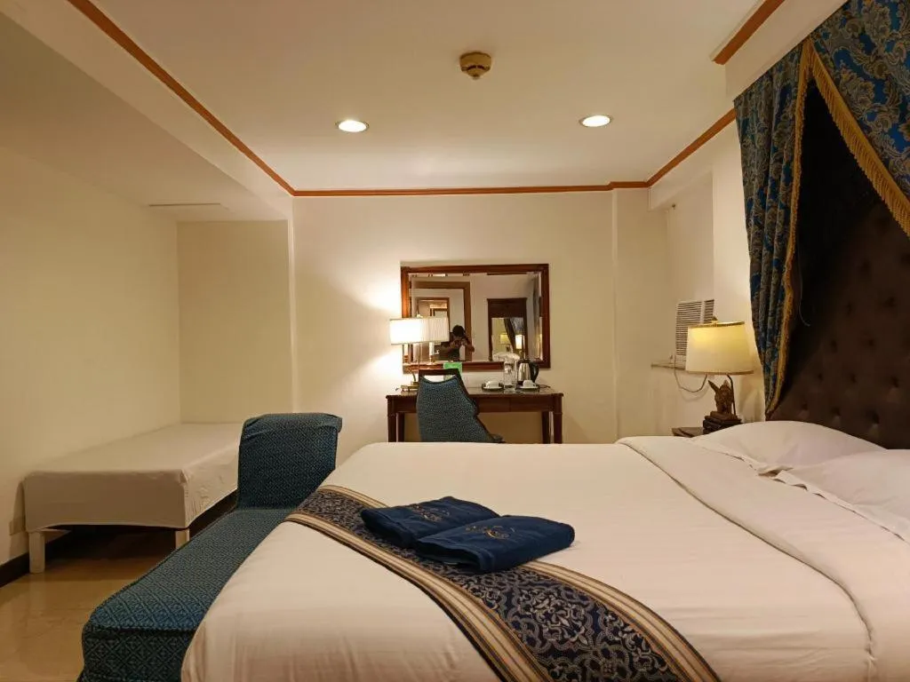 Bed in Subic Bay Venezia