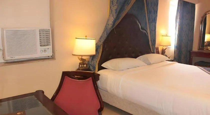 Bed in Subic Bay Venezia