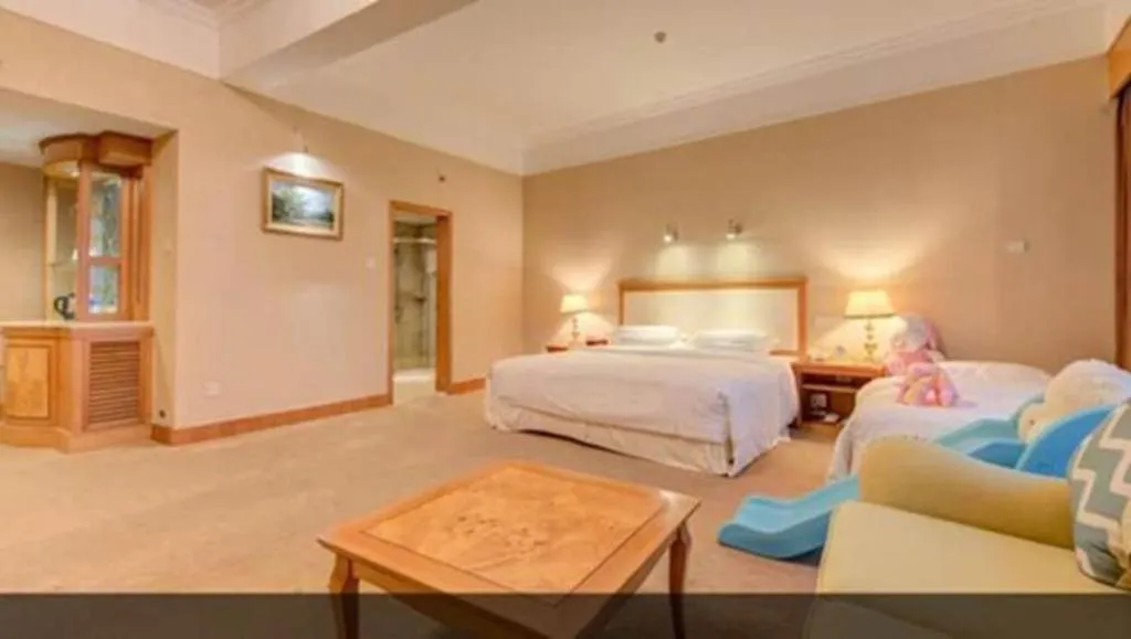 Bed in Zhuhai Dehan Hotel