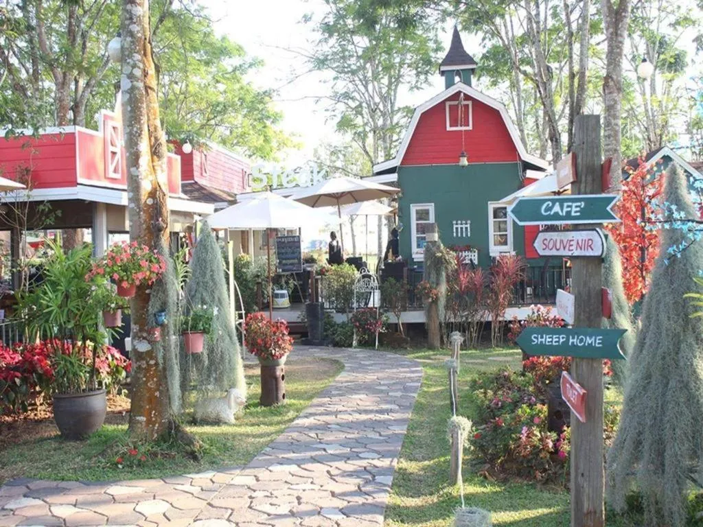 Montana Cotswolds Resort