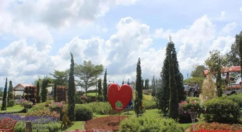 Montana Cotswolds Resort