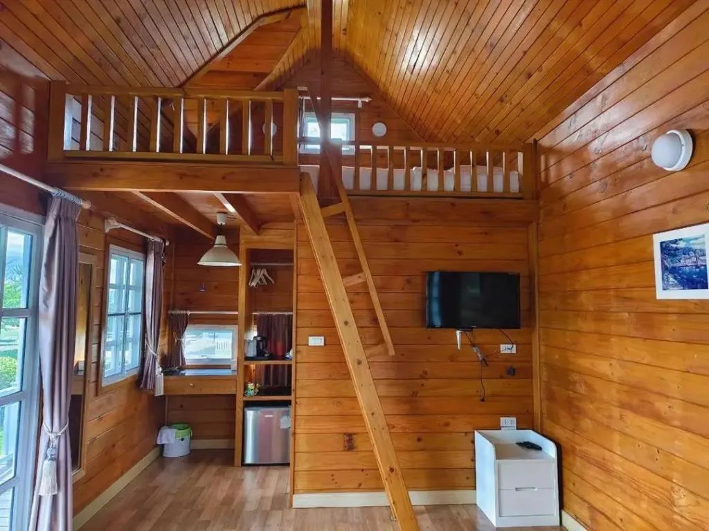 Montana Cotswolds Resort