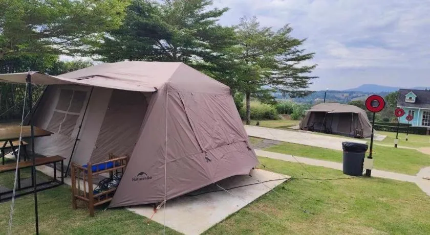 Montana Cotswolds Resort