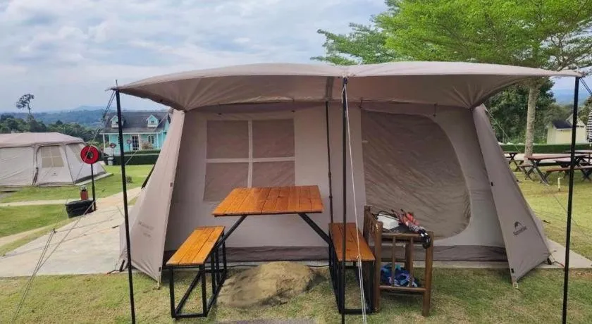 Montana Cotswolds Resort