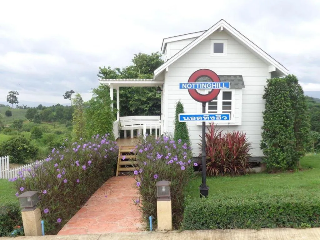 Montana Cotswolds Resort