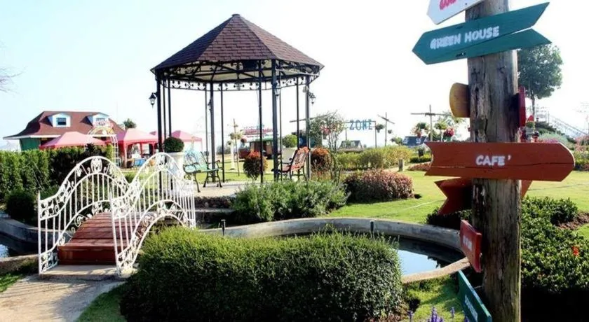 Montana Cotswolds Resort