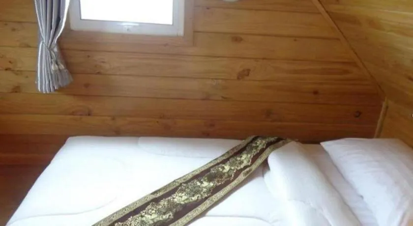 Bed in Montana Cotswolds Resort