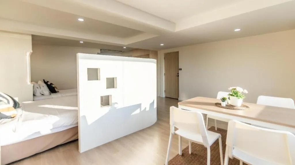 Bed in Bangsaen Villa Hotel