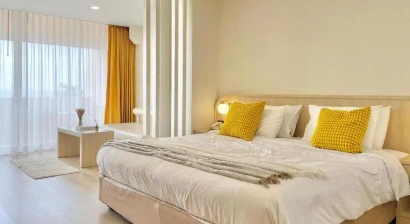 Bed in Bangsaen Villa Hotel