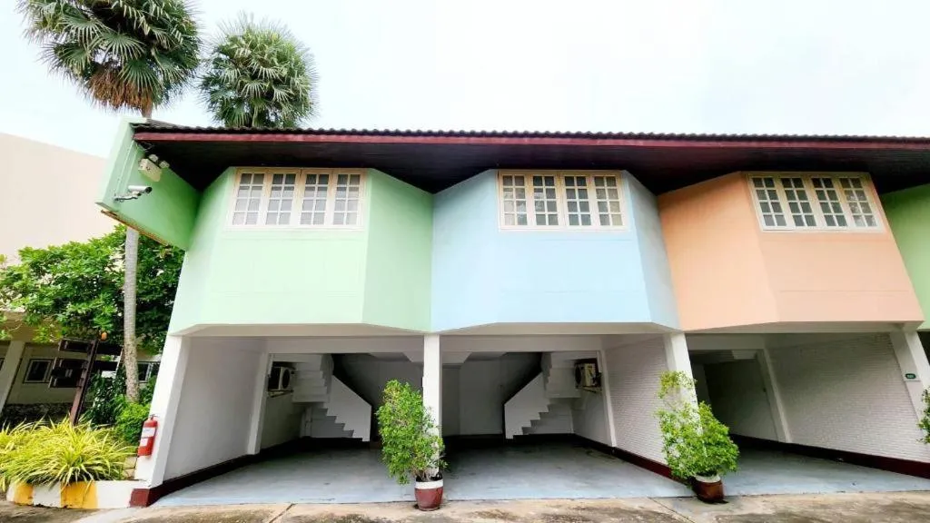 Bangsaen Villa Hotel