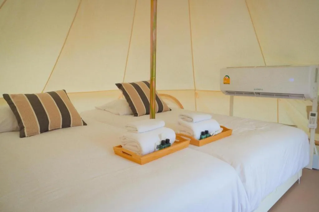 Bed in Bangsaen Villa Hotel