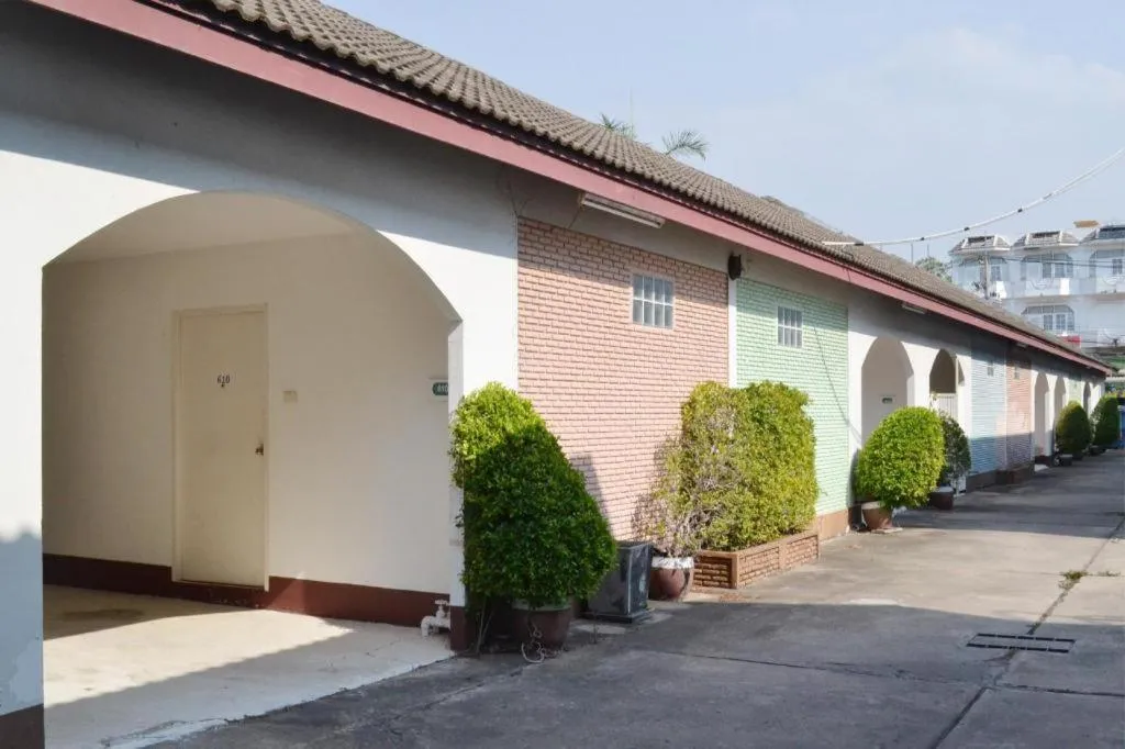 Bangsaen Villa Hotel