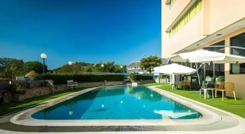 Bangsaen Villa Hotel