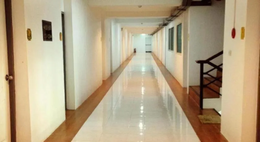 The Pride Hotel At Laemsing