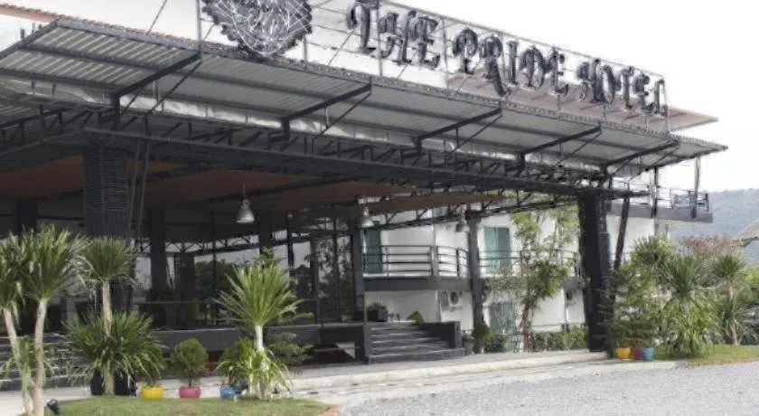 The Pride Hotel At Laemsing